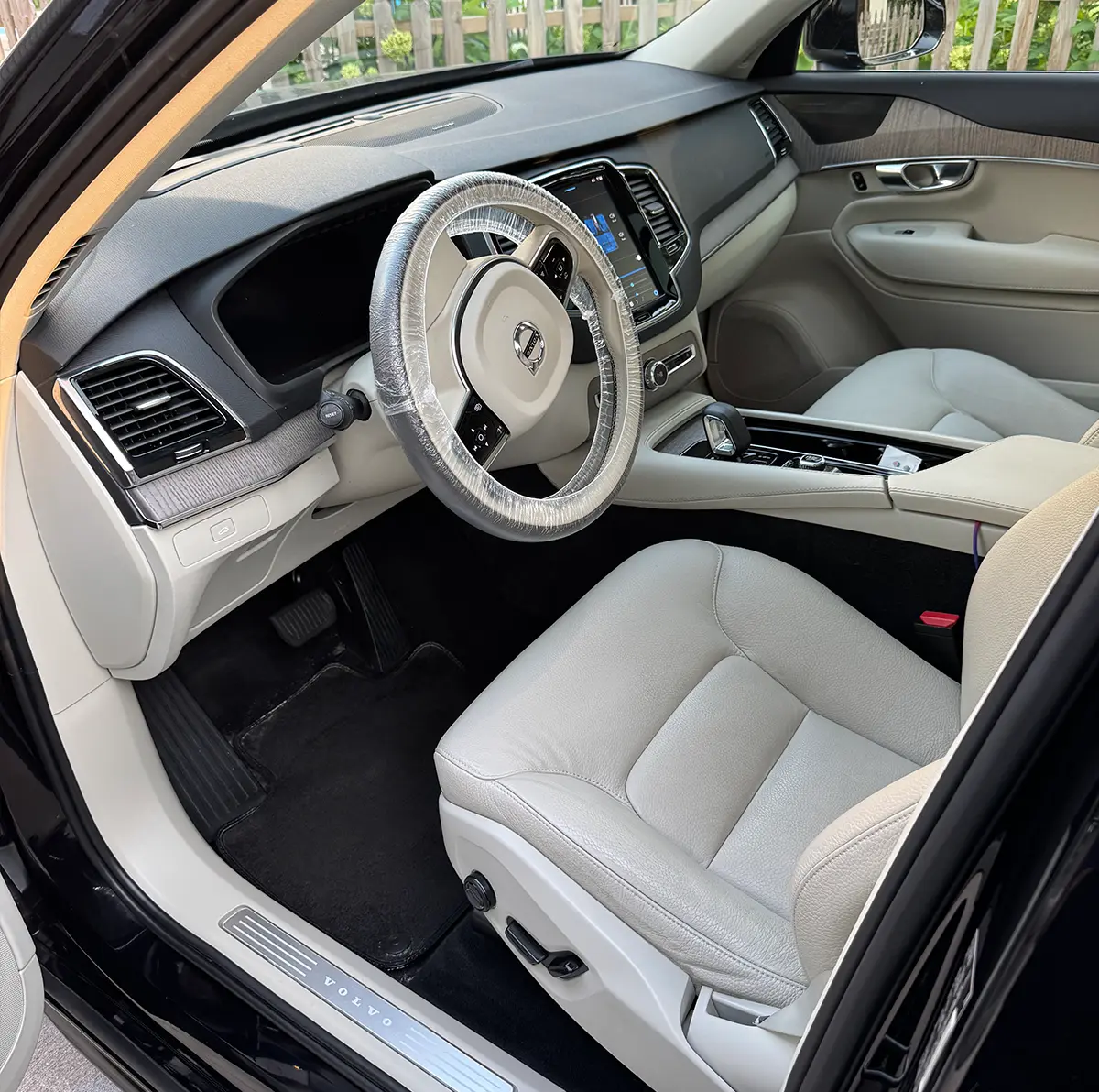 Full interior and exterior car detailing results from Elysian Auto Detailing, featuring deep cleaning, wax protection, and complete vehicle transformation